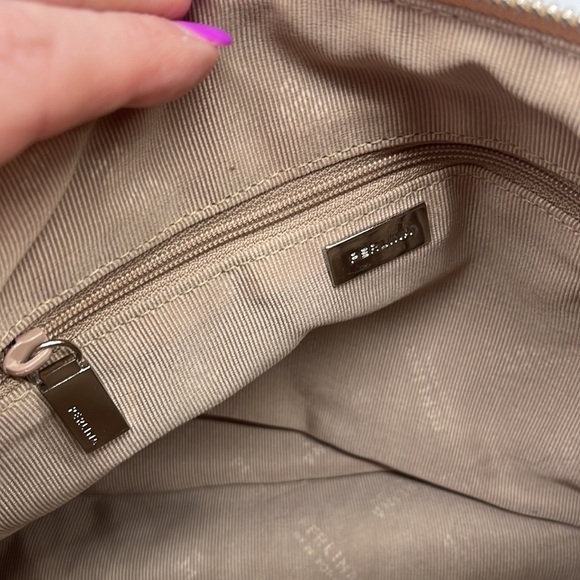 Perlina Light Tan Leather Shoulder Bag. MCB3587M - Picture 6 of 13